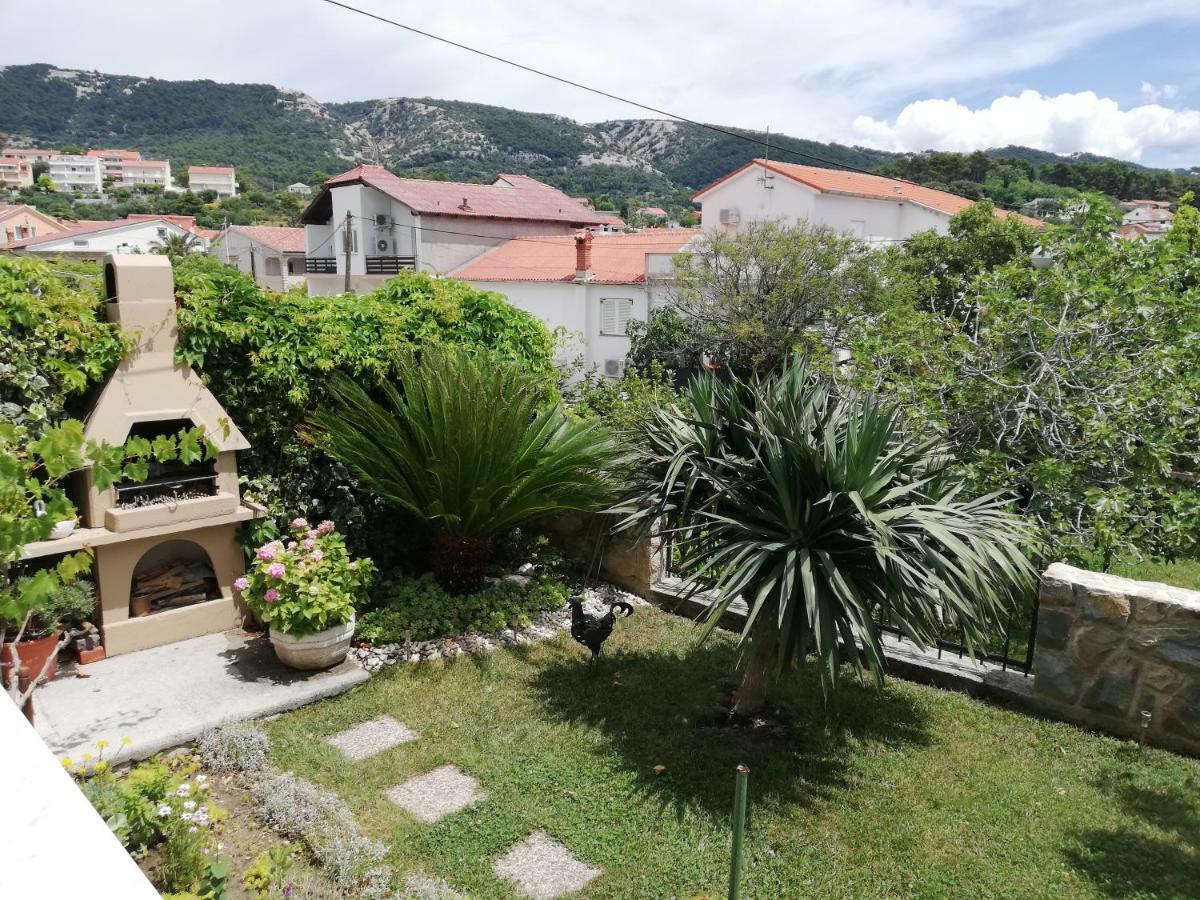 Apartman Katica Banjol Exterior photo